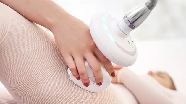 Endermologia: Co musisz wiedzieć o redukcji cellulitu i ujędrnianiu?