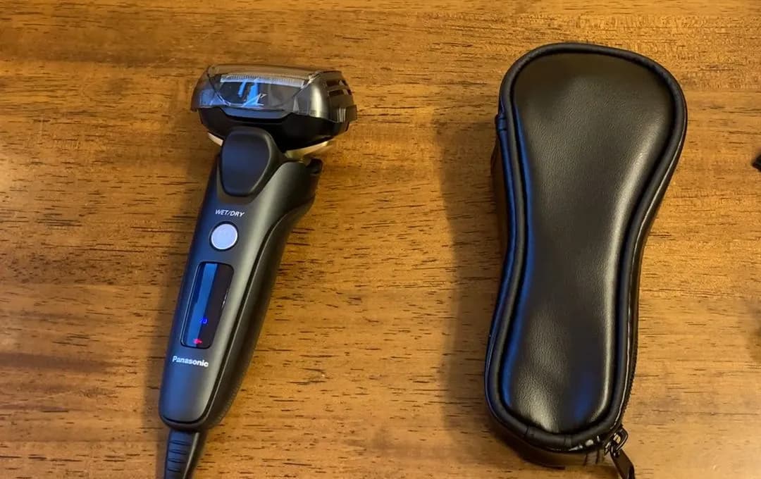 Golarka elektryczna vs jednorazowa: Co wybrać? Skóra, koszty, wygoda.